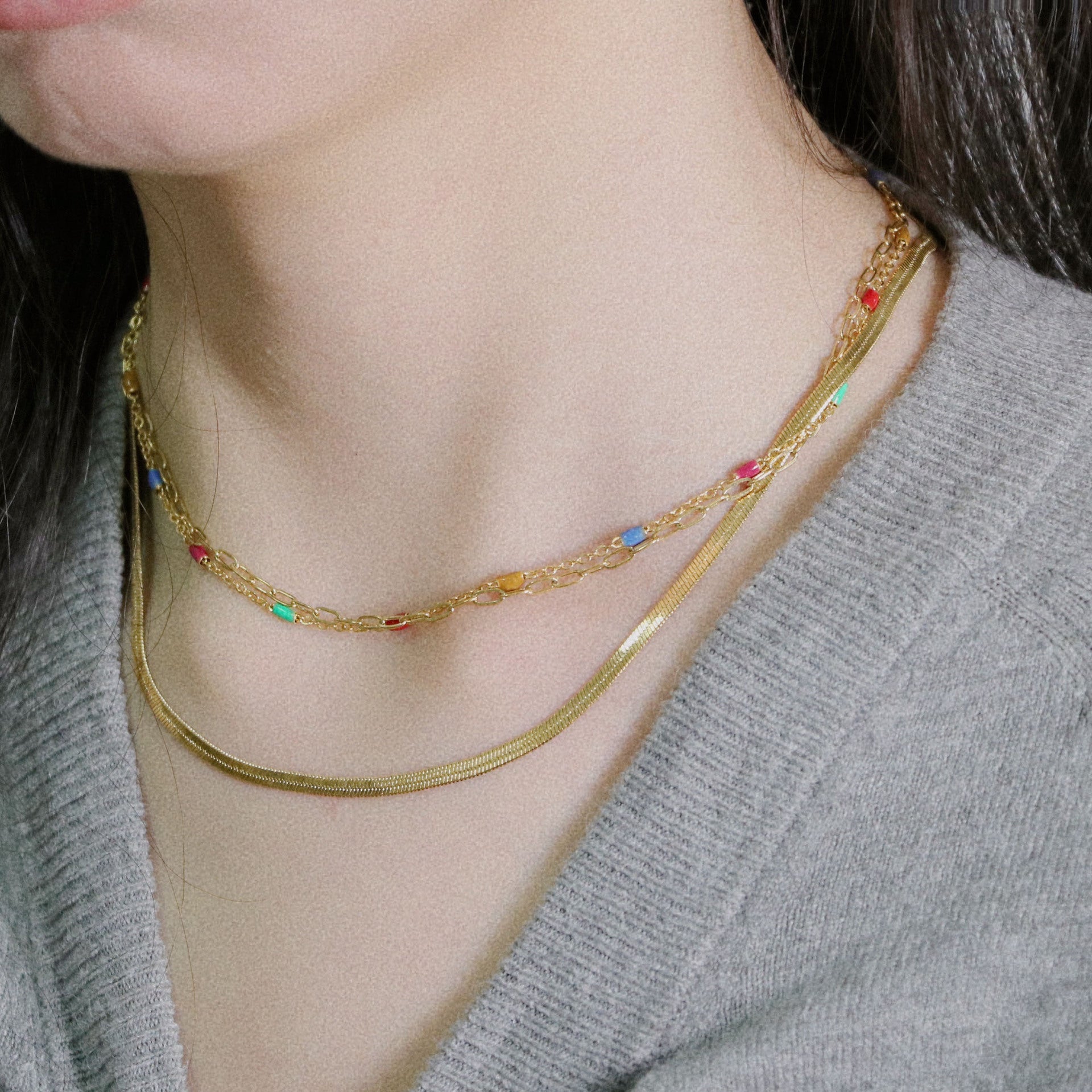 Collares de múltiples capas de elementos de color de acero de acero titanio al por mayor